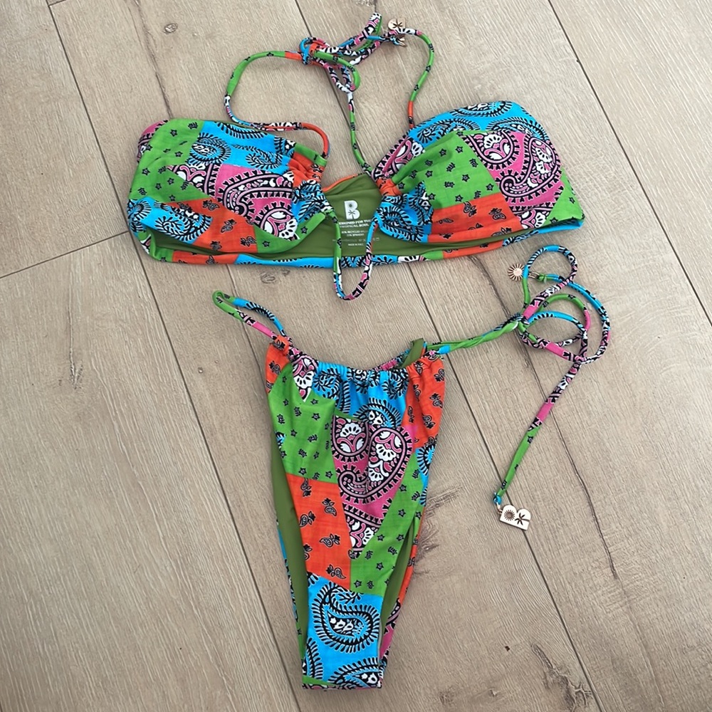 Blackbough Swim Penny Top & Bottoms / Juicy Patch / Sz M - brand new never worn